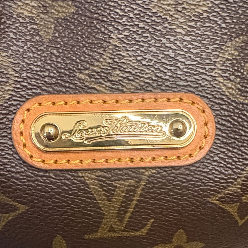 Louis vuitton Monogram Shoulder Bag with Tan Trim and Gold Hardware - Picture 4 of 11